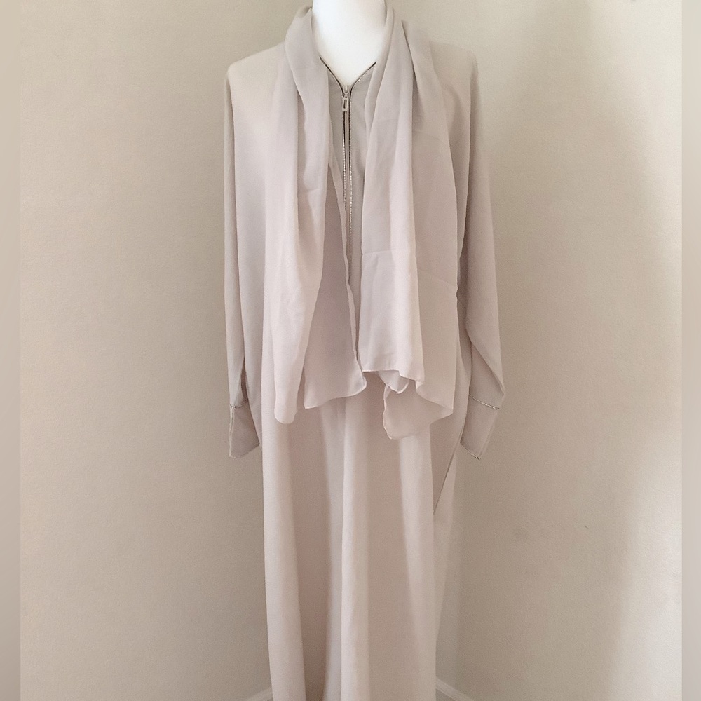 Beige abaya with rhinestone zipper set
